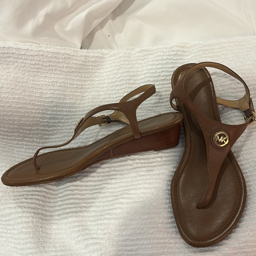 Brand new Michael Kors, wedge sandals, light brown/luggage - Picture 2 of 8
